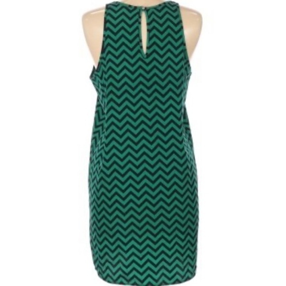 Everly Chevron Navy and Green Dress - Picture 3 of 8
